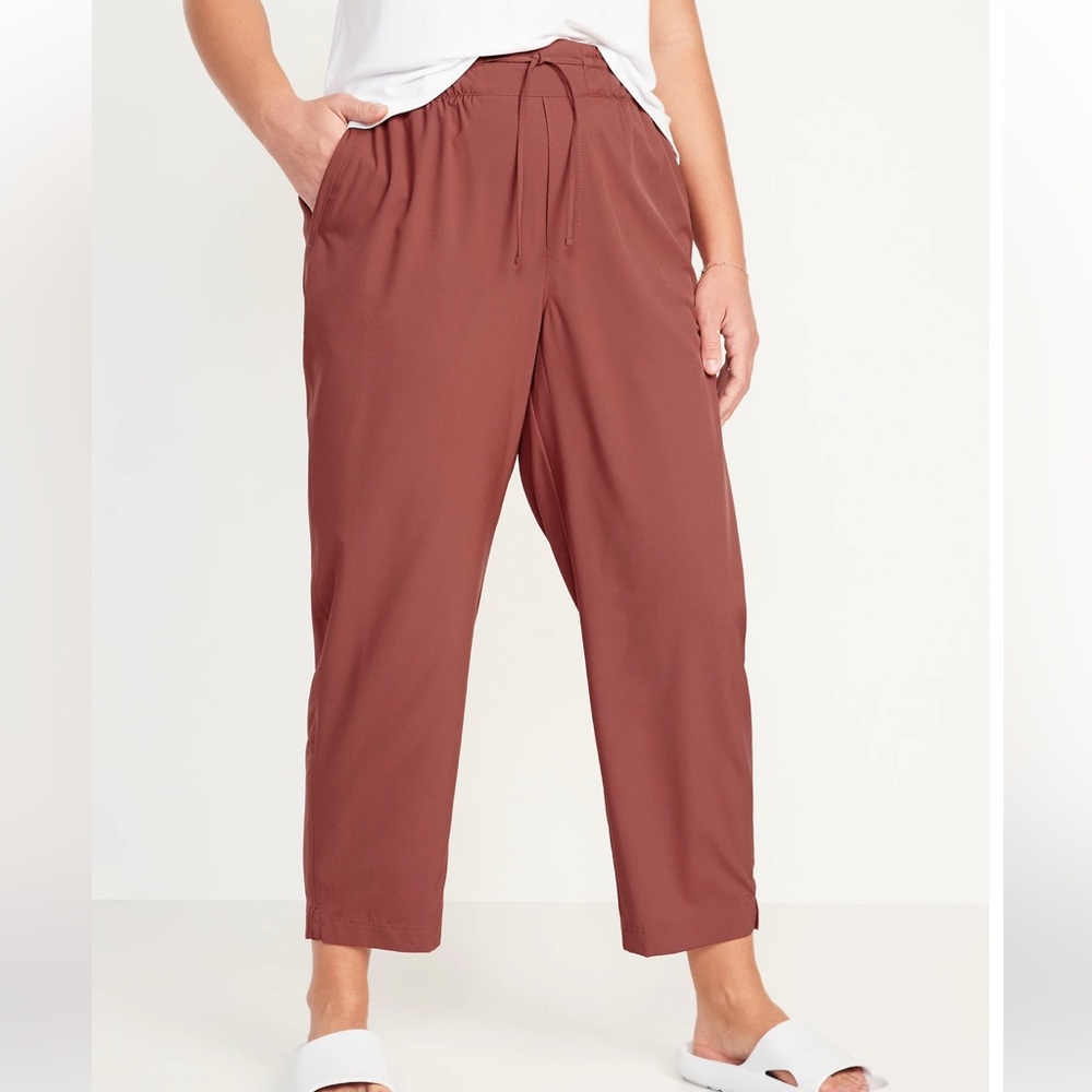 💥 FLASH SALE! 🆕 Old Navy Women High-Waisted StretchTech Cropped Tapered Pants - Picture 2 of 10